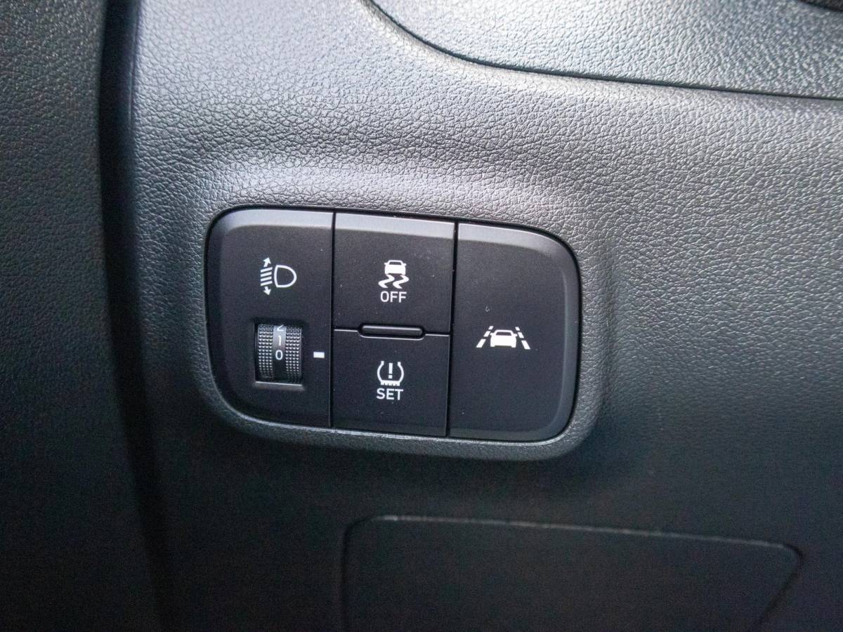 Hyundai i10 Hyundai i10 1.0 Comfort Lane assist Apple CarPlay Airco