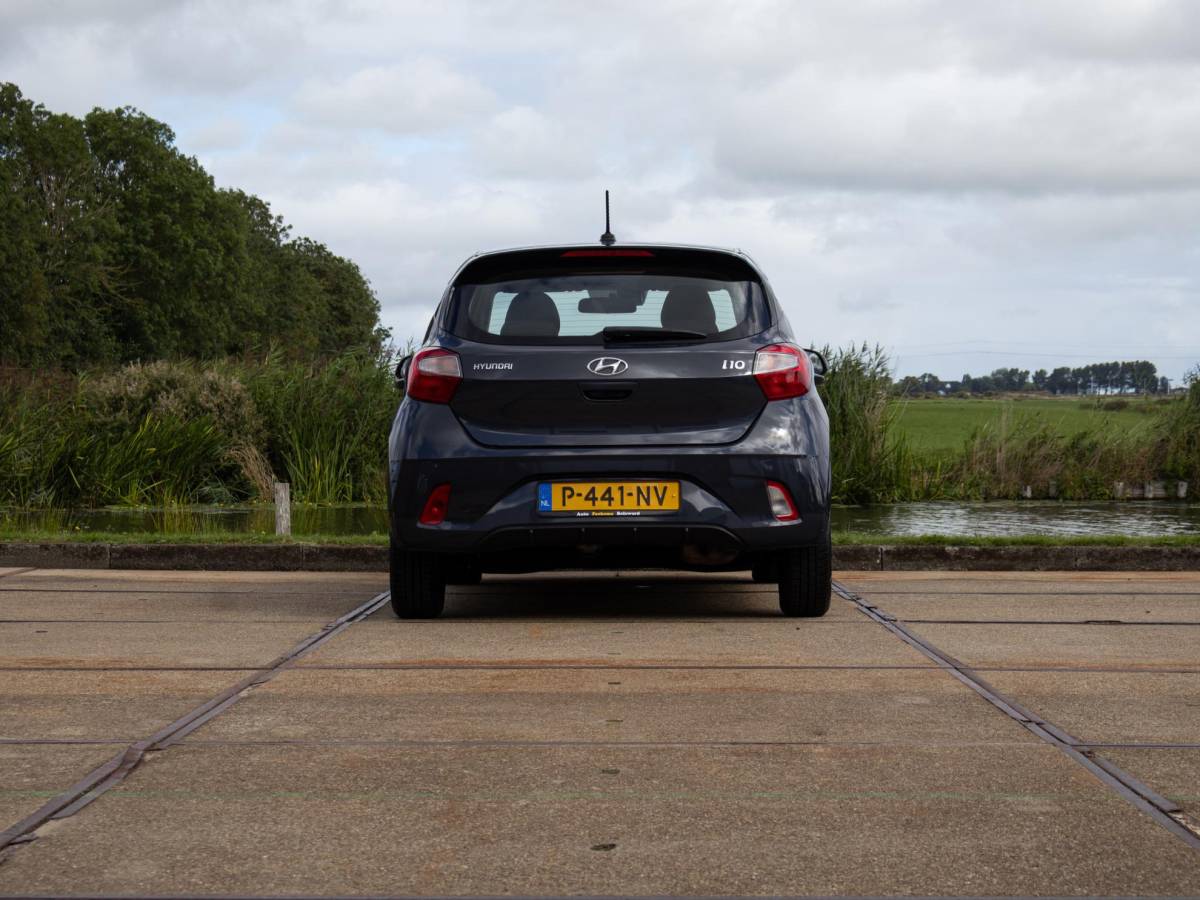 Hyundai i10 Hyundai i10 1.0 Comfort Lane assist Apple CarPlay Airco