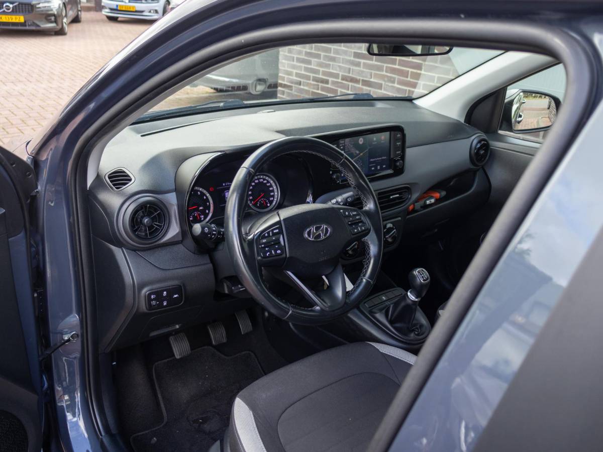 Hyundai i10 Hyundai i10 1.0 Comfort Lane assist Apple CarPlay Airco