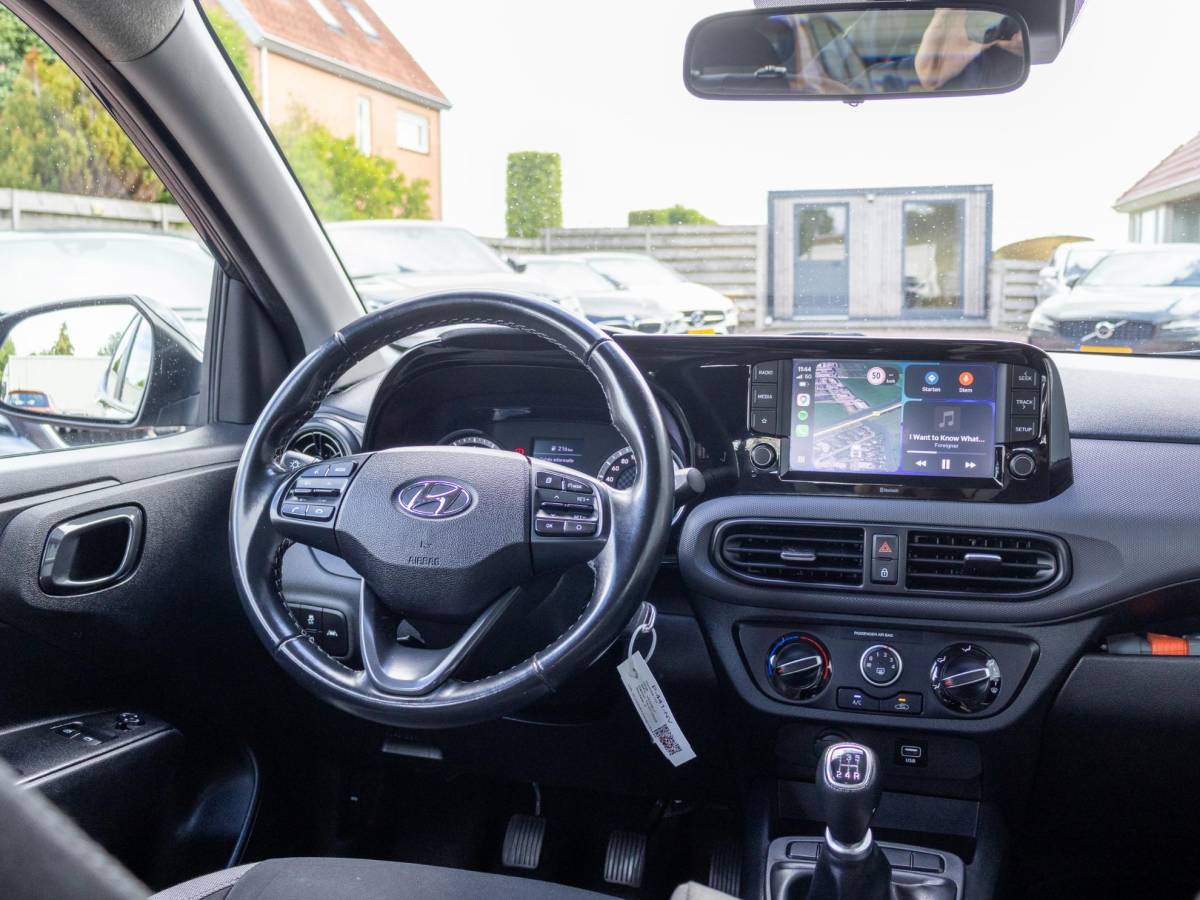 Hyundai i10 Hyundai i10 1.0 Comfort Lane assist Apple CarPlay Airco