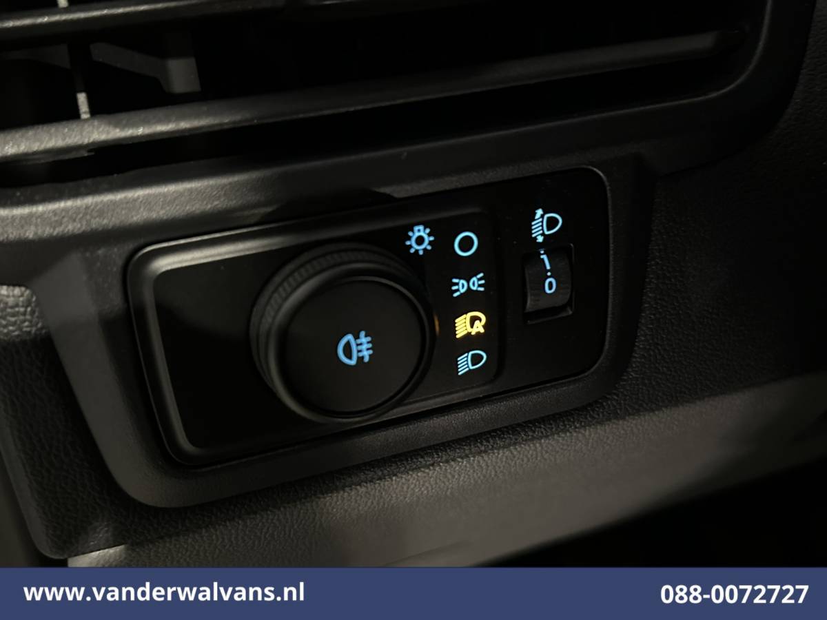 Ford Transit Custom Ford Transit Custom 2.0 TDCI 136pk L2H1 Euro6 Airco | Camera | LED | Apple Carplay | Cruisecontrol Android Auto, Verwarmde voorruit, Parkeersensoren, Bijrijdersbank