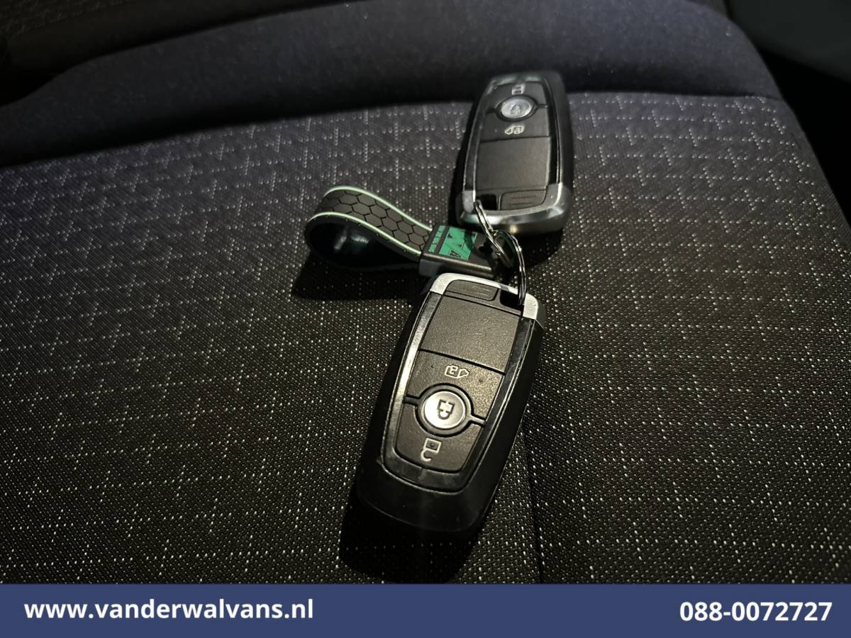 Ford Transit Custom Ford Transit Custom 2.0 TDCI 136pk L2H1 Euro6 Airco | Camera | LED | Apple Carplay | Cruisecontrol Android Auto, Verwarmde voorruit, Parkeersensoren, Bijrijdersbank