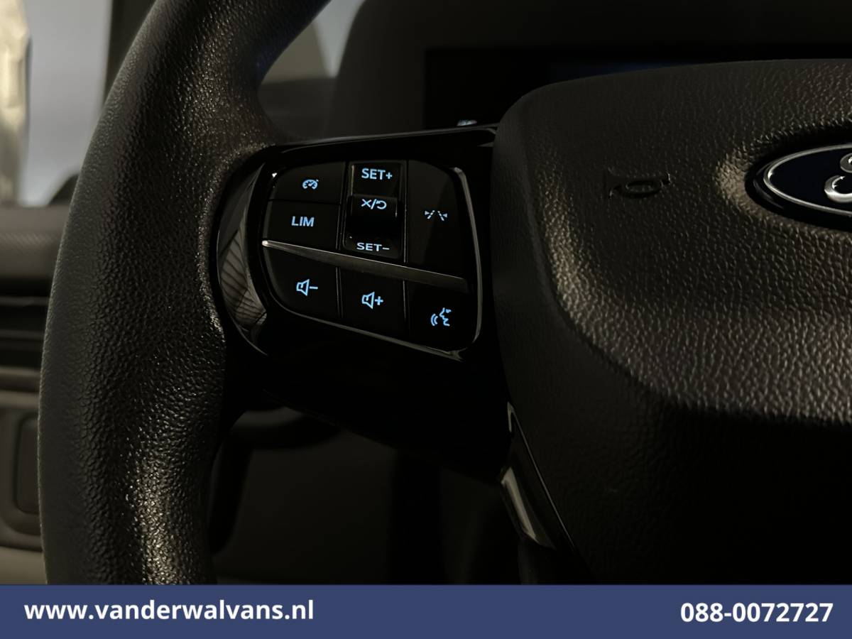 Ford Transit Custom Ford Transit Custom 2.0 TDCI 136pk L2H1 Euro6 Airco | Camera | LED | Apple Carplay | Cruisecontrol Android Auto, Verwarmde voorruit, Parkeersensoren, Bijrijdersbank