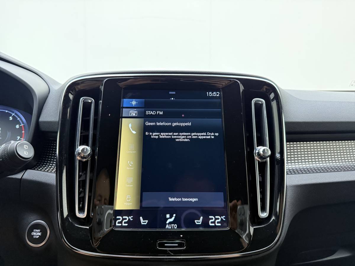 Volvo XC40 Volvo XC40 T2 130pk Automaat R-Design / Stoel + Stuurw. Verwarming / Getint Glas / DAB / Apple Carplay / PDC + Camera / 18” / Trekhaak / Keyless /