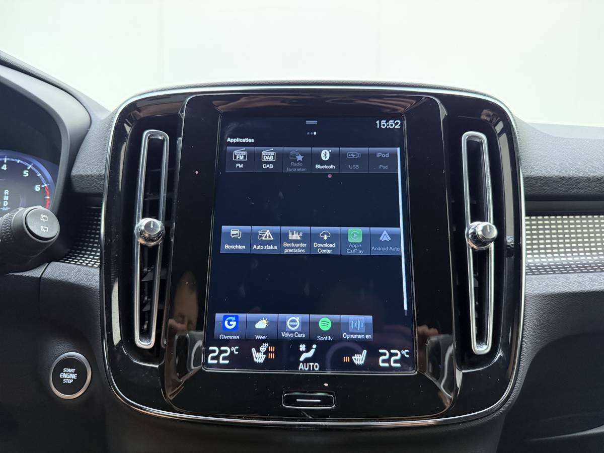 Volvo XC40 Volvo XC40 T2 130pk Automaat R-Design / Stoel + Stuurw. Verwarming / Getint Glas / DAB / Apple Carplay / PDC + Camera / 18” / Trekhaak / Keyless /