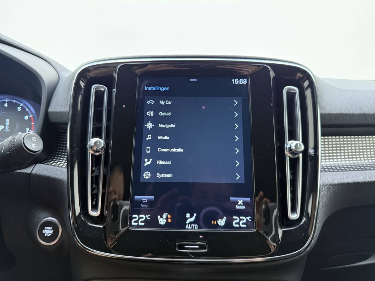 Volvo XC40 Volvo XC40 T2 130pk Automaat R-Design / Stoel + Stuurw. Verwarming / Getint Glas / DAB / Apple Carplay / PDC + Camera / 18” / Trekhaak / Keyless /