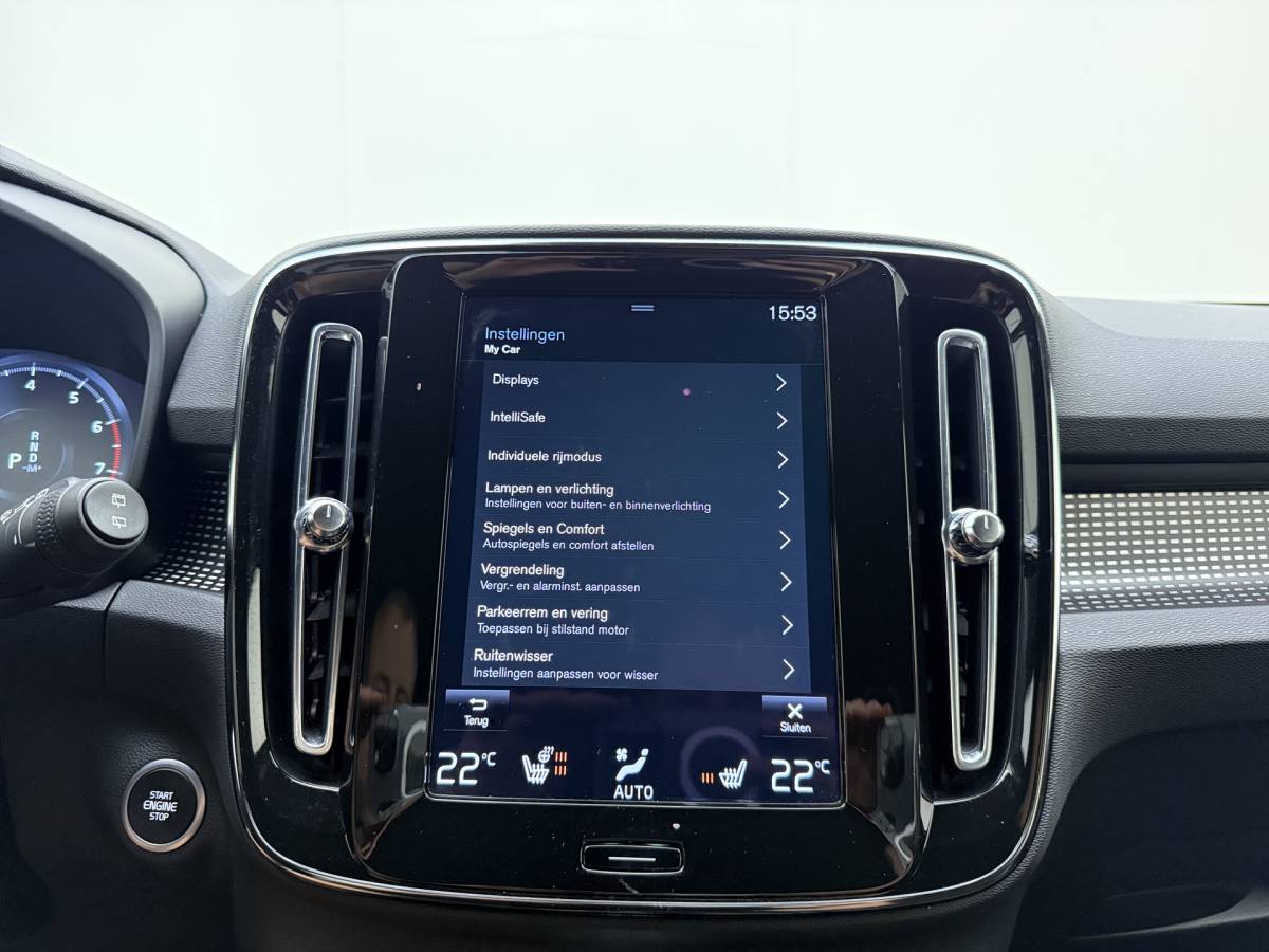 Volvo XC40 Volvo XC40 T2 130pk Automaat R-Design / Stoel + Stuurw. Verwarming / Getint Glas / DAB / Apple Carplay / PDC + Camera / 18” / Trekhaak / Keyless /