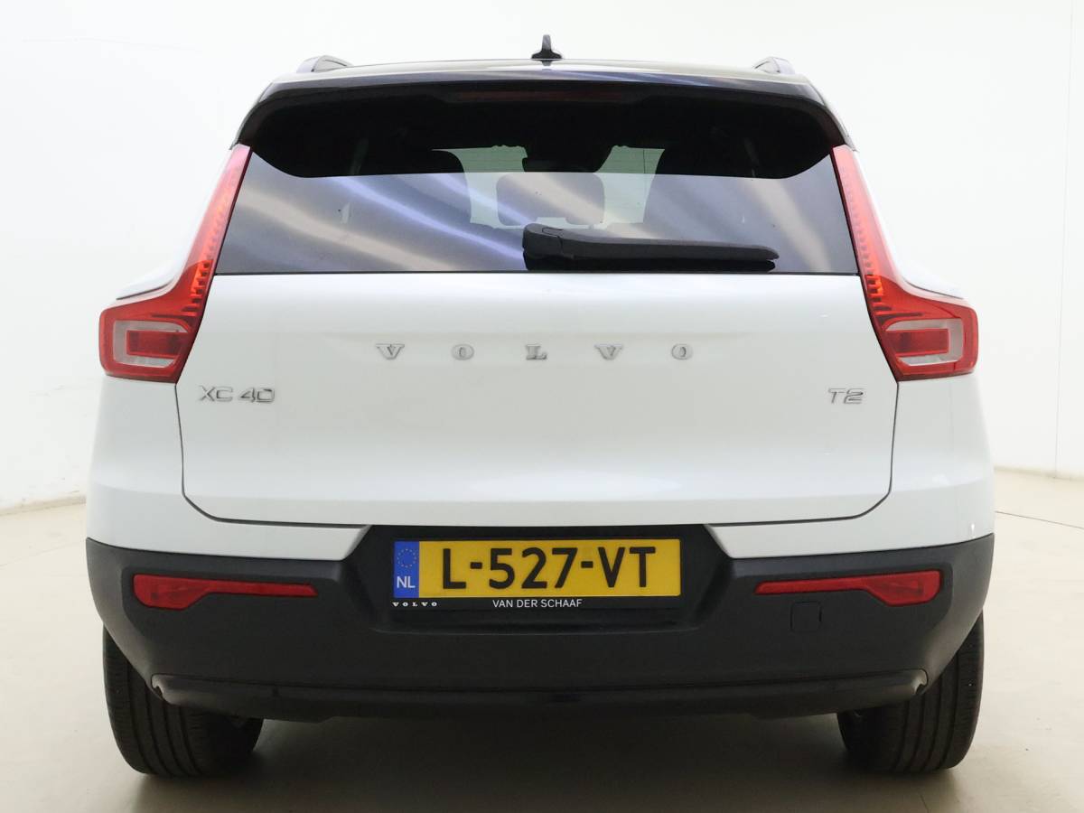 Volvo XC40 Volvo XC40 T2 130pk Automaat R-Design / Stoel + Stuurw. Verwarming / Getint Glas / DAB / Apple Carplay / PDC + Camera / 18” / Trekhaak / Keyless /