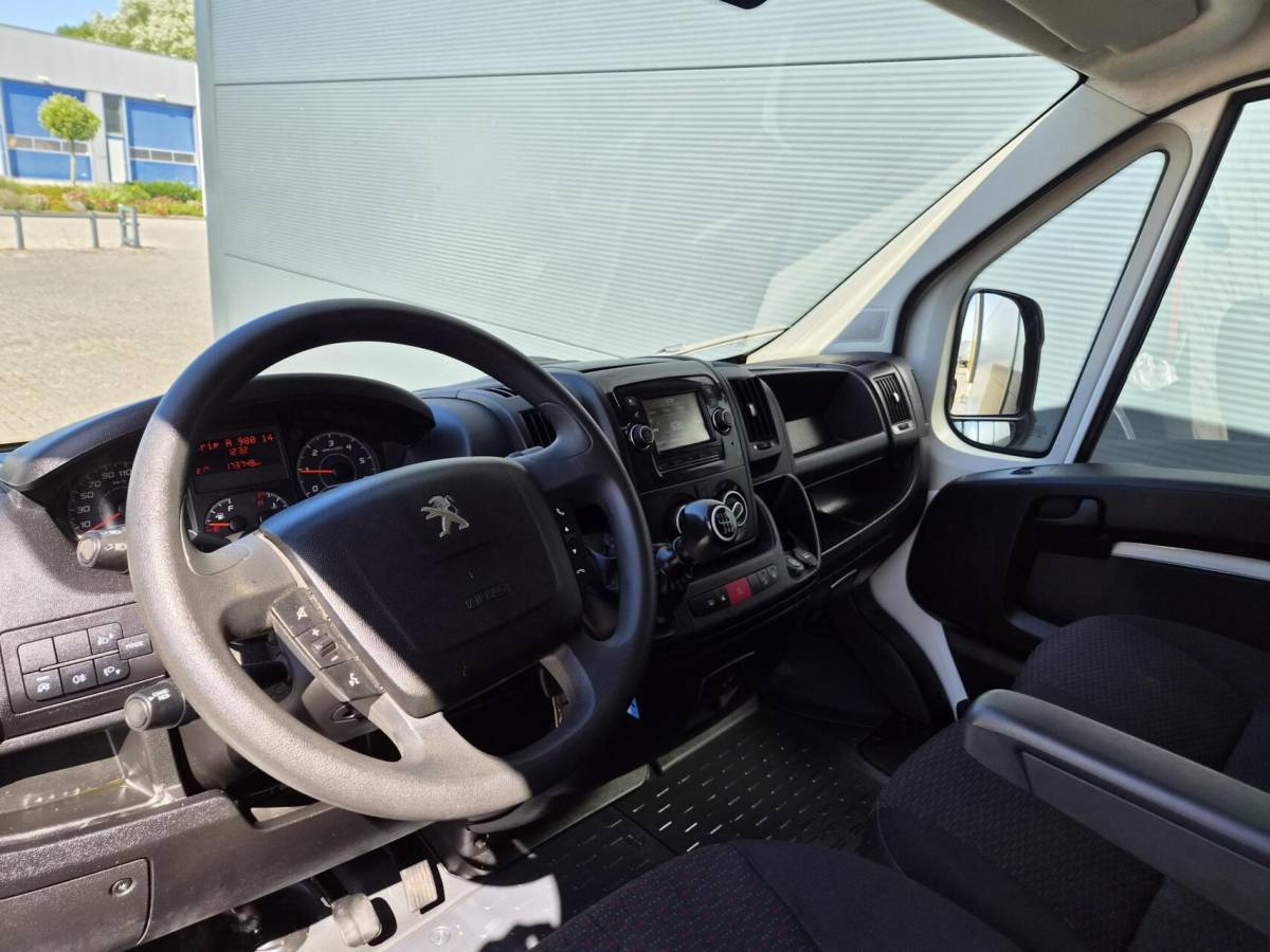 Peugeot Boxer Peugeot Boxer 2.2 HDi L2H2 Airco Camera Navi 2x Schuifdeur