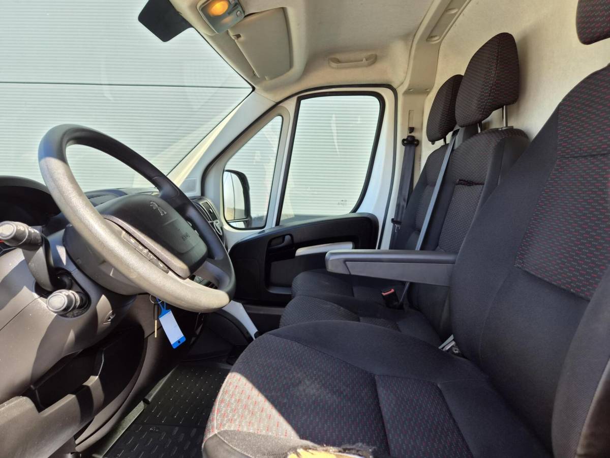 Peugeot Boxer Peugeot Boxer 2.2 HDi L2H2 Airco Camera Navi 2x Schuifdeur