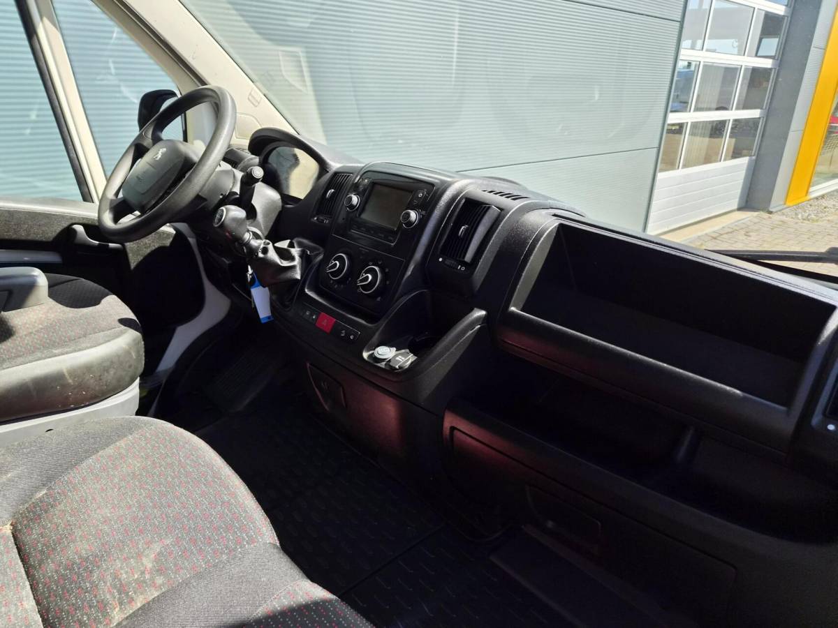 Peugeot Boxer Peugeot Boxer 2.2 HDi L2H2 Airco Camera Navi 2x Schuifdeur