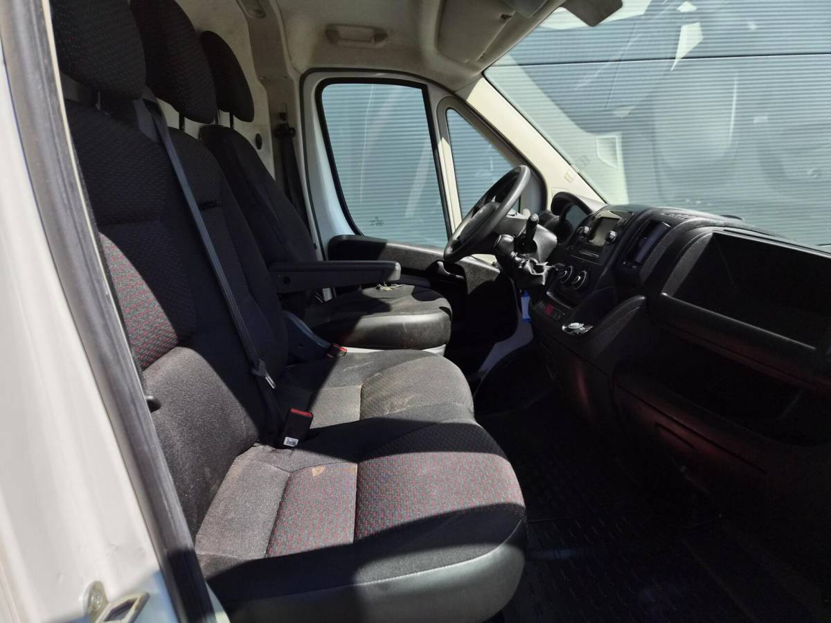 Peugeot Boxer Peugeot Boxer 2.2 HDi L2H2 Airco Camera Navi 2x Schuifdeur