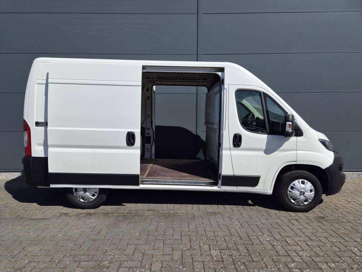 Peugeot Boxer Peugeot Boxer 2.2 HDi L2H2 Airco Camera Navi 2x Schuifdeur
