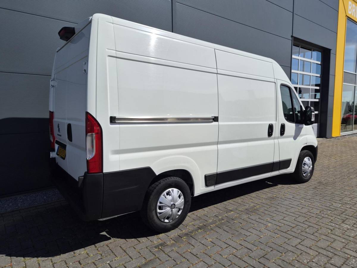 Peugeot Boxer Peugeot Boxer 2.2 HDi L2H2 Airco Camera Navi 2x Schuifdeur