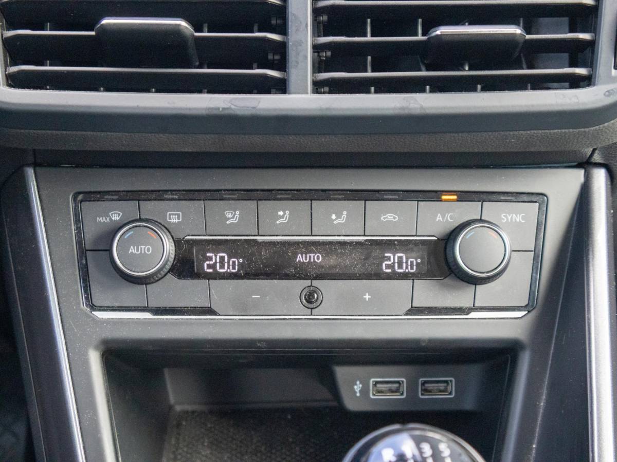 Volkswagen Polo Volkswagen Polo 1.0 TSI Highline ACC 16″ PDC V/A