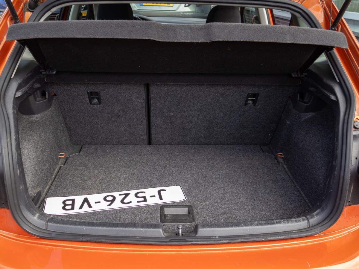 Volkswagen Polo Volkswagen Polo 1.0 TSI Highline ACC 16″ PDC V/A