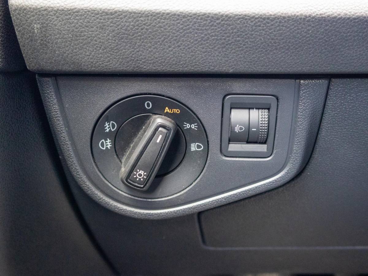 Volkswagen Polo Volkswagen Polo 1.0 TSI Highline ACC 16″ PDC V/A