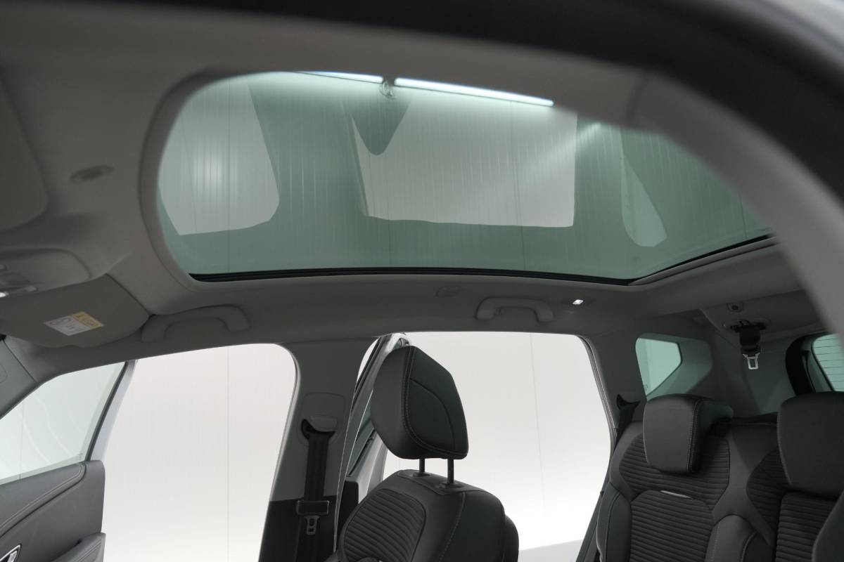 Renault Scénic Renault Scénic TCe 140 Intens | Trekhaak | Camera | Panoramadak | Navigatie