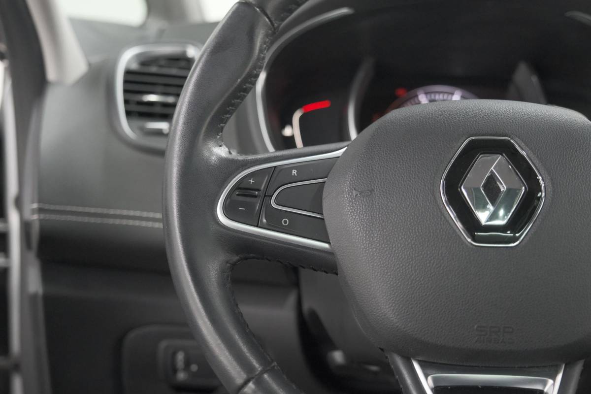 Renault Scénic Renault Scénic TCe 140 Intens | Trekhaak | Camera | Panoramadak | Navigatie