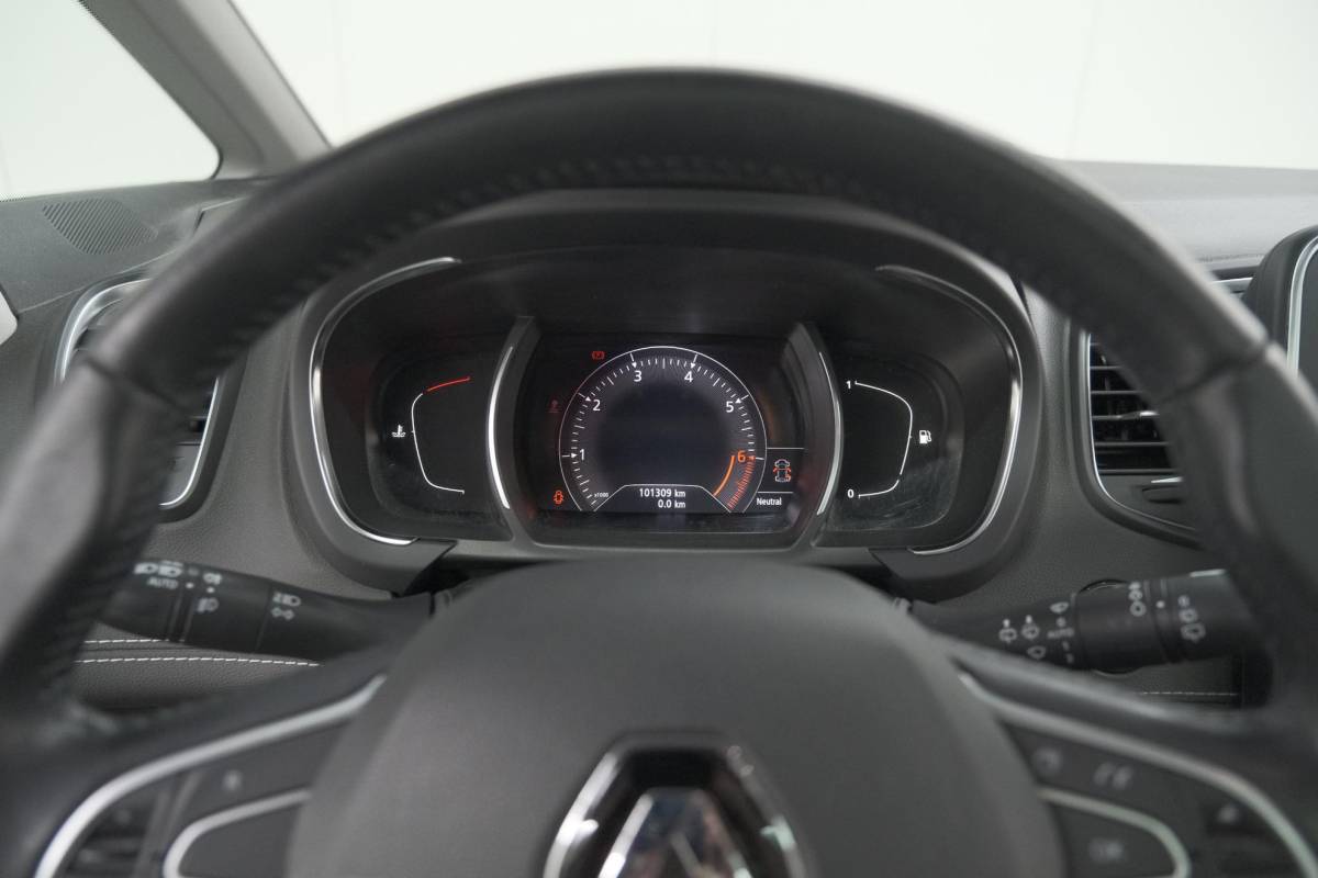 Renault Scénic Renault Scénic TCe 140 Intens | Trekhaak | Camera | Panoramadak | Navigatie