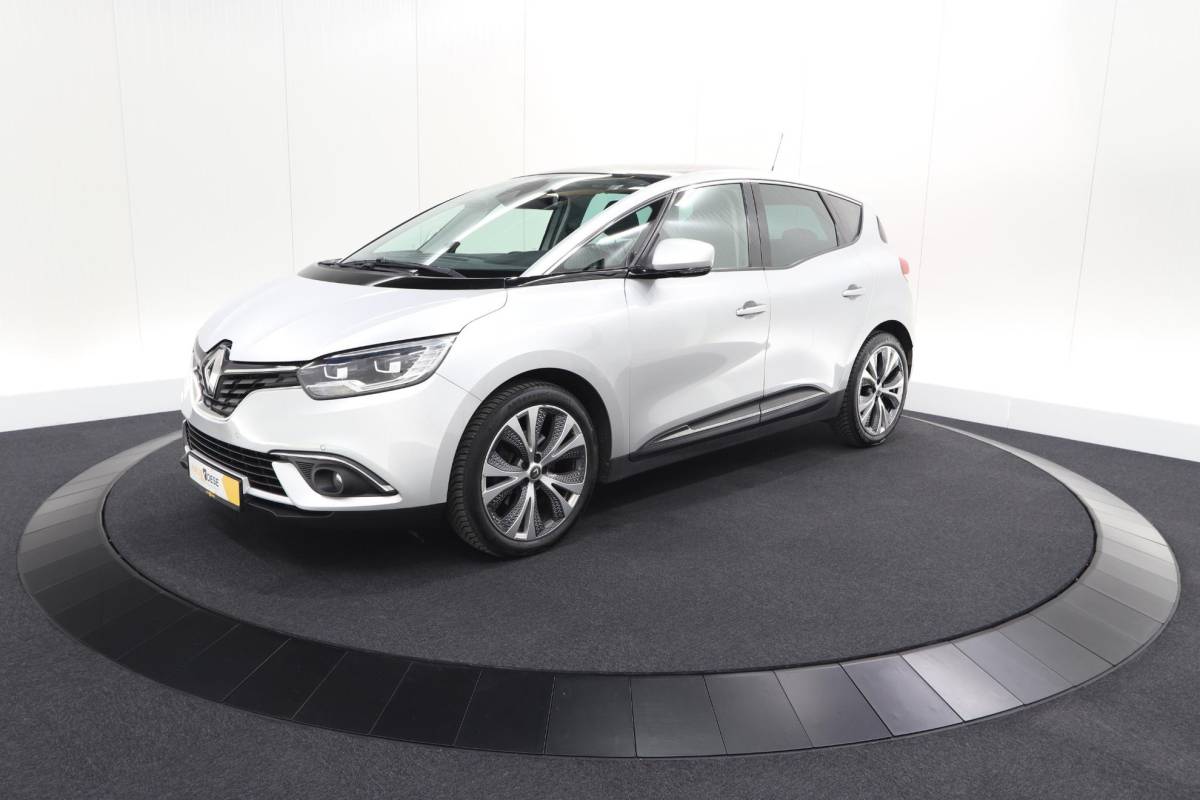 Renault Scénic Renault Scénic TCe 140 Intens | Trekhaak | Camera | Panoramadak | Navigatie