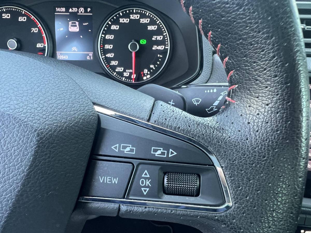 SEAT Arona SEAT Arona 1.0 TSI FR Business Intense AUTOMAAT | TREKHAAK | FULL MAPP NAVIGATIE | ALCANTARA BEKLEDING | A.CAMERA | 1e EIGENAAR | NED. AUTO | APPLE CARPLAI/ANDROID AUTO |