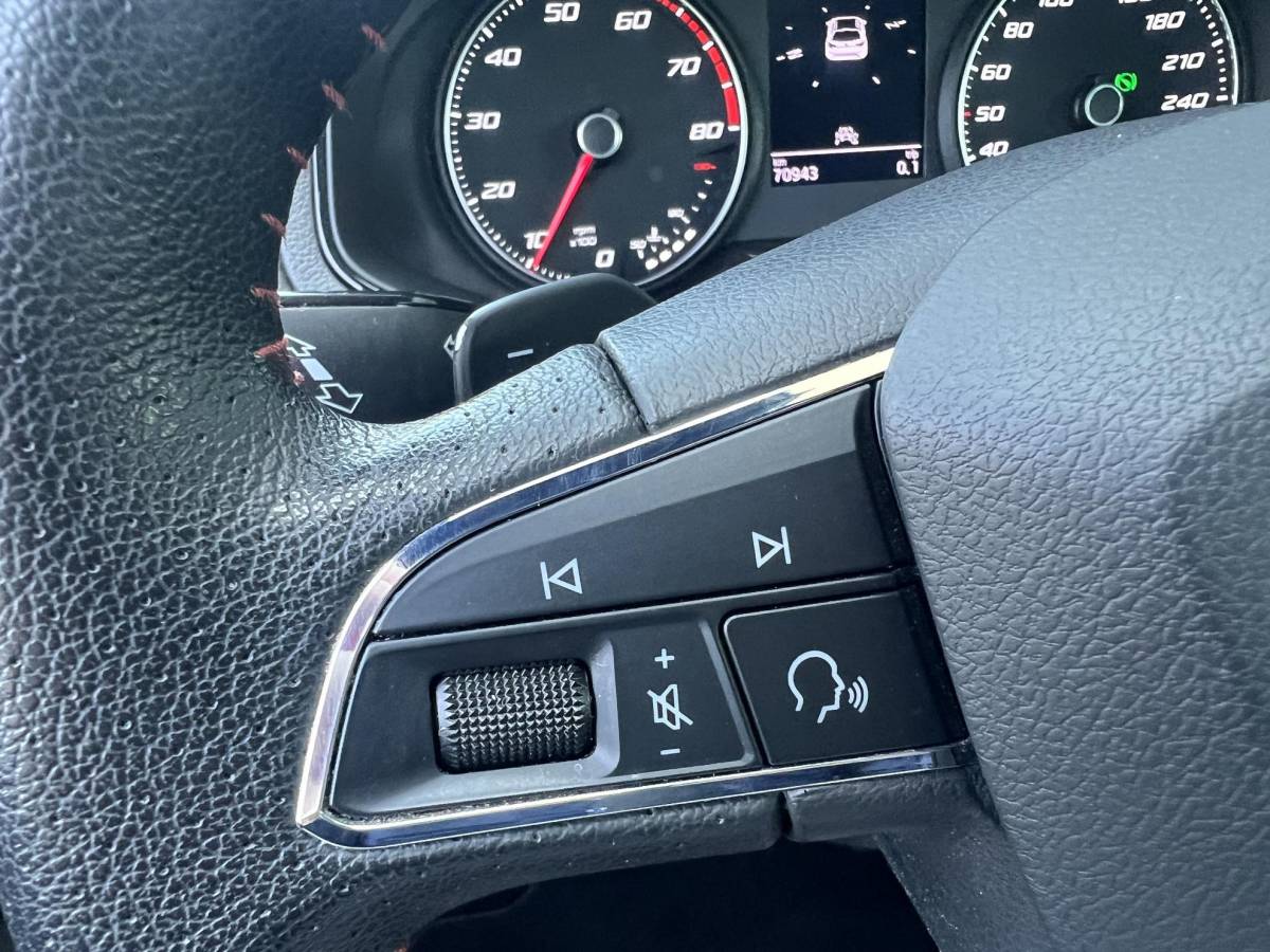 SEAT Arona SEAT Arona 1.0 TSI FR Business Intense AUTOMAAT | TREKHAAK | FULL MAPP NAVIGATIE | ALCANTARA BEKLEDING | A.CAMERA | 1e EIGENAAR | NED. AUTO | APPLE CARPLAI/ANDROID AUTO |