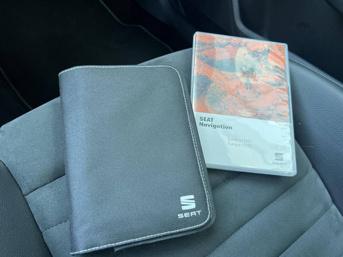 SEAT Arona SEAT Arona 1.0 TSI FR Business Intense AUTOMAAT | TREKHAAK | FULL MAPP NAVIGATIE | ALCANTARA BEKLEDING | A.CAMERA | 1e EIGENAAR | NED. AUTO | APPLE CARPLAI/ANDROID AUTO |
