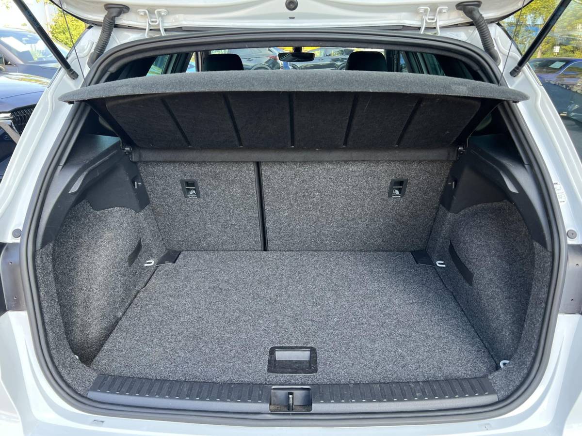 SEAT Arona SEAT Arona 1.0 TSI FR Business Intense AUTOMAAT | TREKHAAK | FULL MAPP NAVIGATIE | ALCANTARA BEKLEDING | A.CAMERA | 1e EIGENAAR | NED. AUTO | APPLE CARPLAI/ANDROID AUTO |