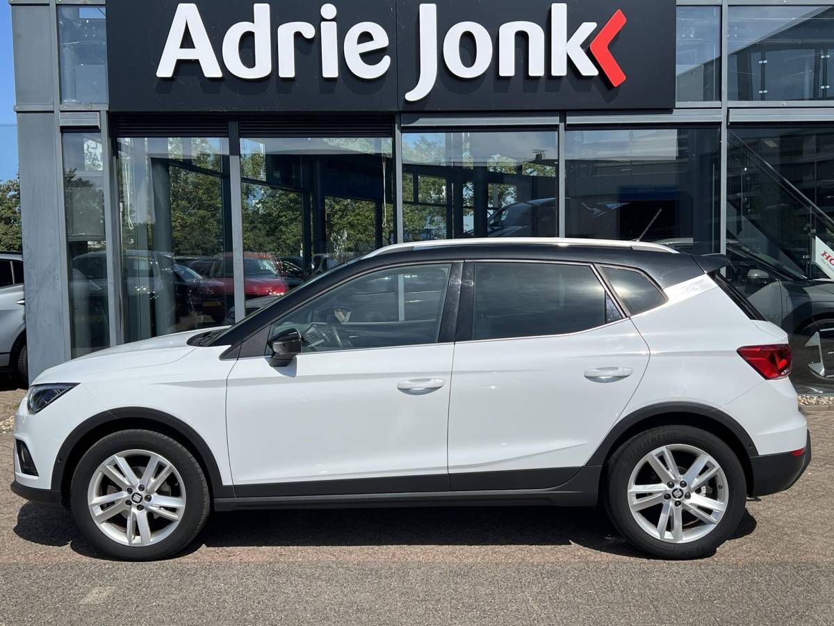 SEAT Arona SEAT Arona 1.0 TSI FR Business Intense AUTOMAAT | TREKHAAK | FULL MAPP NAVIGATIE | ALCANTARA BEKLEDING | A.CAMERA | 1e EIGENAAR | NED. AUTO | APPLE CARPLAI/ANDROID AUTO |