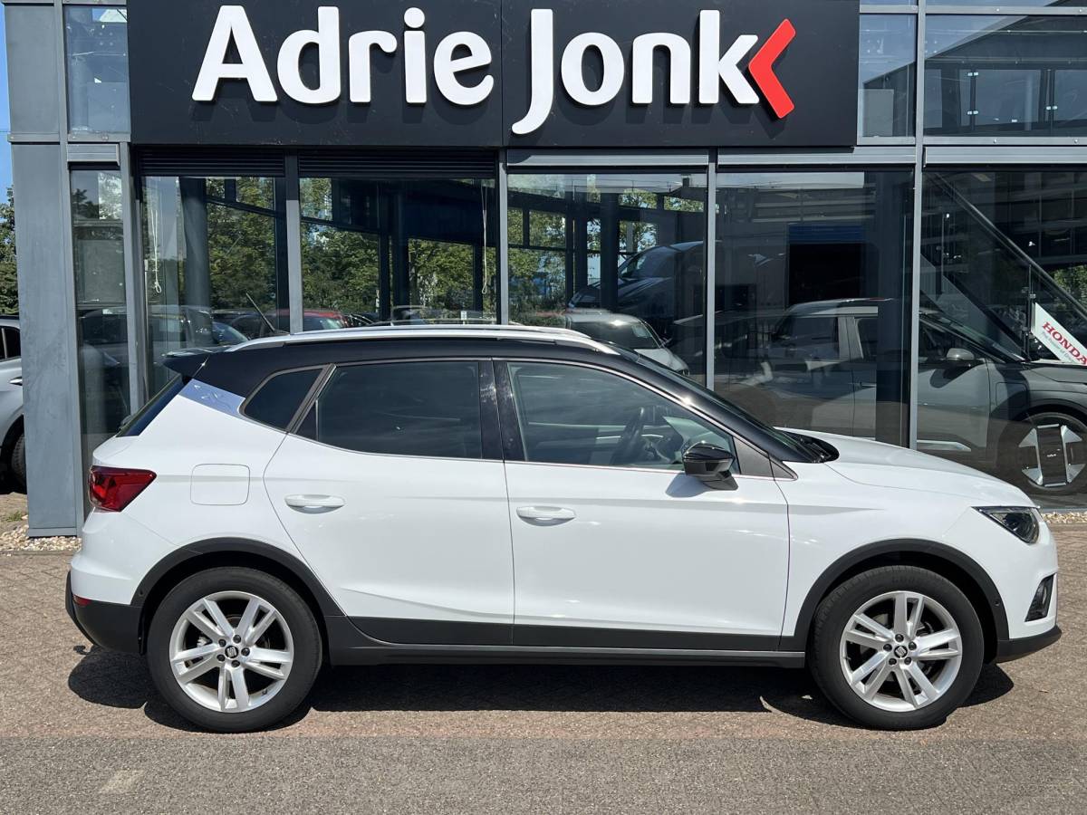 SEAT Arona SEAT Arona 1.0 TSI FR Business Intense AUTOMAAT | TREKHAAK | FULL MAPP NAVIGATIE | ALCANTARA BEKLEDING | A.CAMERA | 1e EIGENAAR | NED. AUTO | APPLE CARPLAI/ANDROID AUTO |