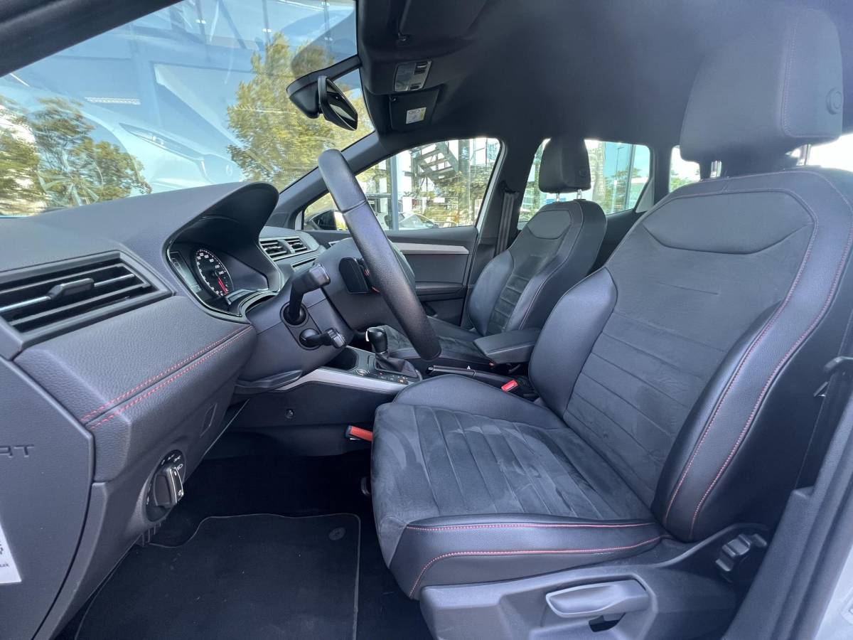 SEAT Arona SEAT Arona 1.0 TSI FR Business Intense AUTOMAAT | TREKHAAK | FULL MAPP NAVIGATIE | ALCANTARA BEKLEDING | A.CAMERA | 1e EIGENAAR | NED. AUTO | APPLE CARPLAI/ANDROID AUTO |
