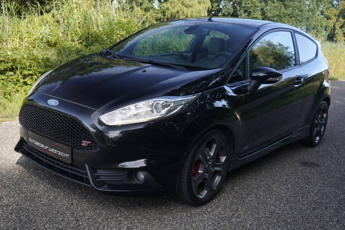 Ford Fiesta Ford Fiesta 1.6 ST2 182pk zwart, Apple Carplay, FOX uitlaat