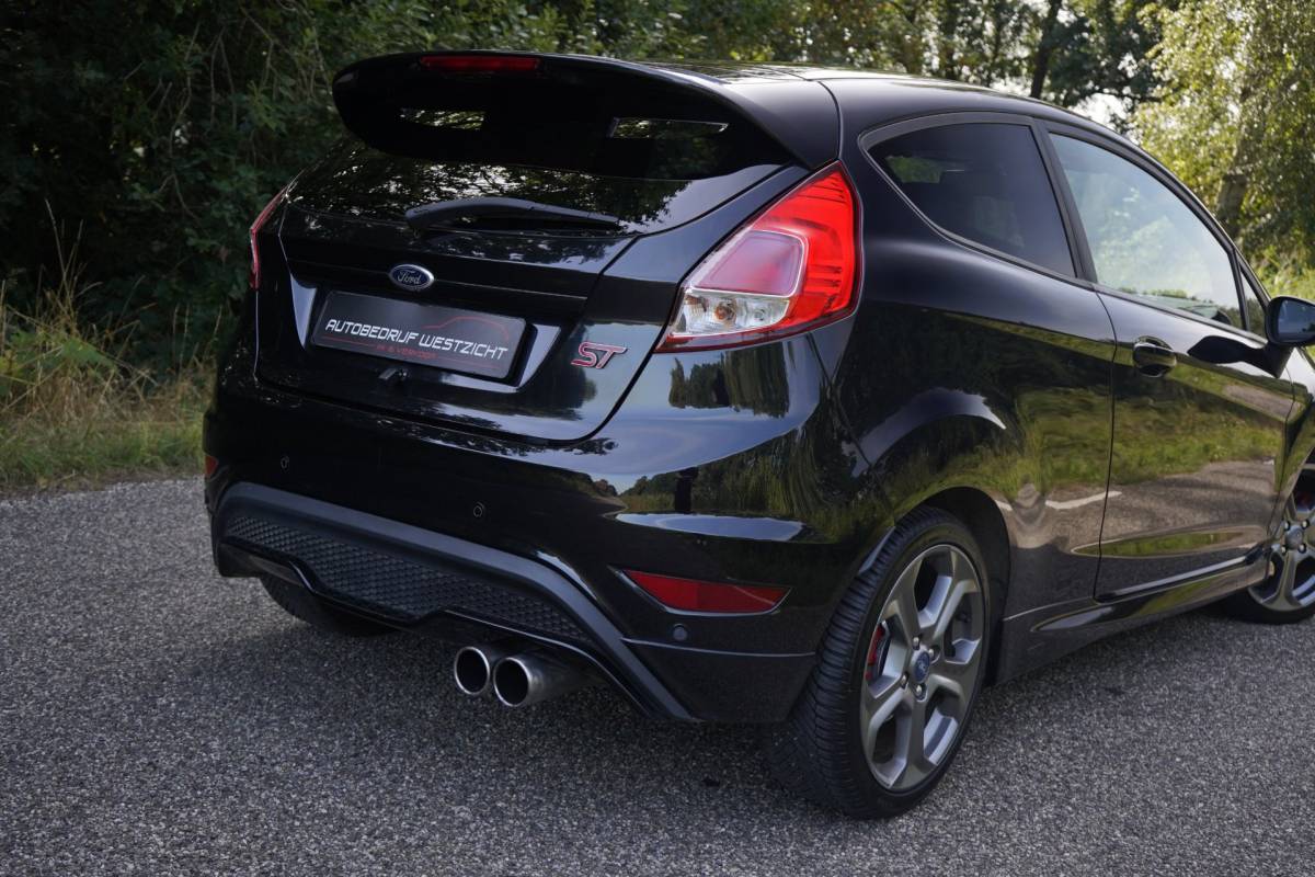 Ford Fiesta Ford Fiesta 1.6 ST2 182pk zwart, Apple Carplay, FOX uitlaat