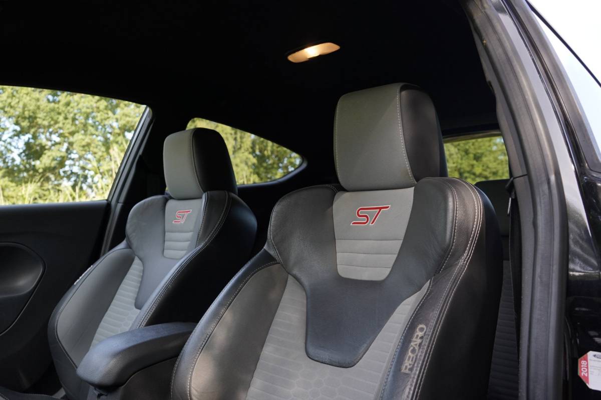Ford Fiesta Ford Fiesta 1.6 ST2 182pk zwart, Apple Carplay, FOX uitlaat