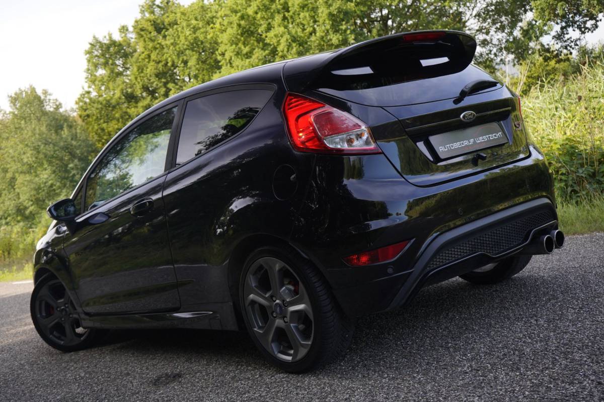 Ford Fiesta Ford Fiesta 1.6 ST2 182pk zwart, Apple Carplay, FOX uitlaat