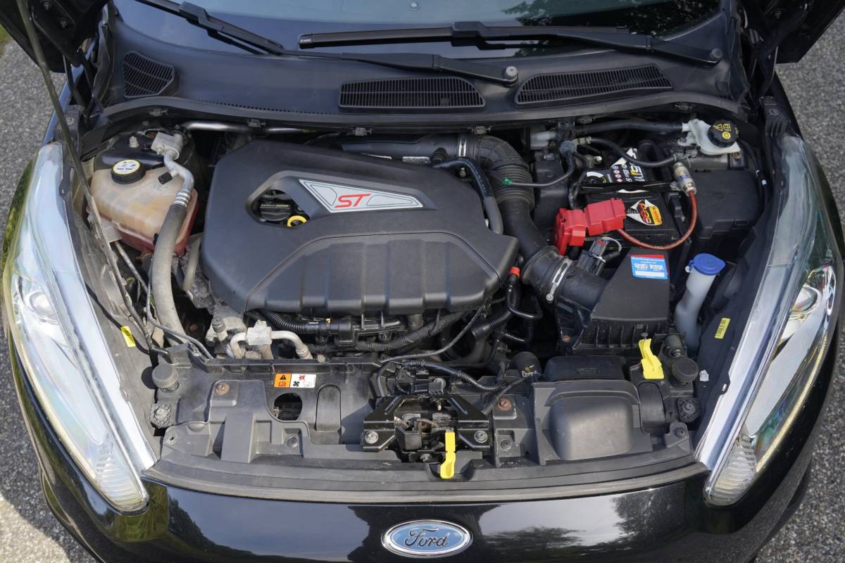 Ford Fiesta Ford Fiesta 1.6 ST2 182pk zwart, Apple Carplay, FOX uitlaat