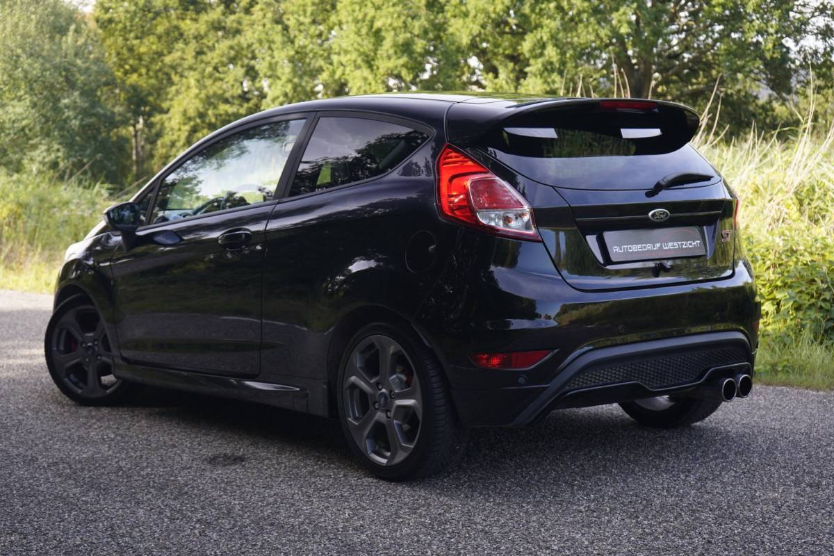 Ford Fiesta Ford Fiesta 1.6 ST2 182pk zwart, Apple Carplay, FOX uitlaat