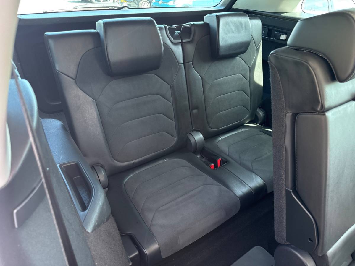 Škoda Kodiaq ŠKODA Kodiaq 1.5 TSI 150PK DSG LIMITED BUSINESS EDITION 7PERS. PANORAMA/LEDER/CANTON