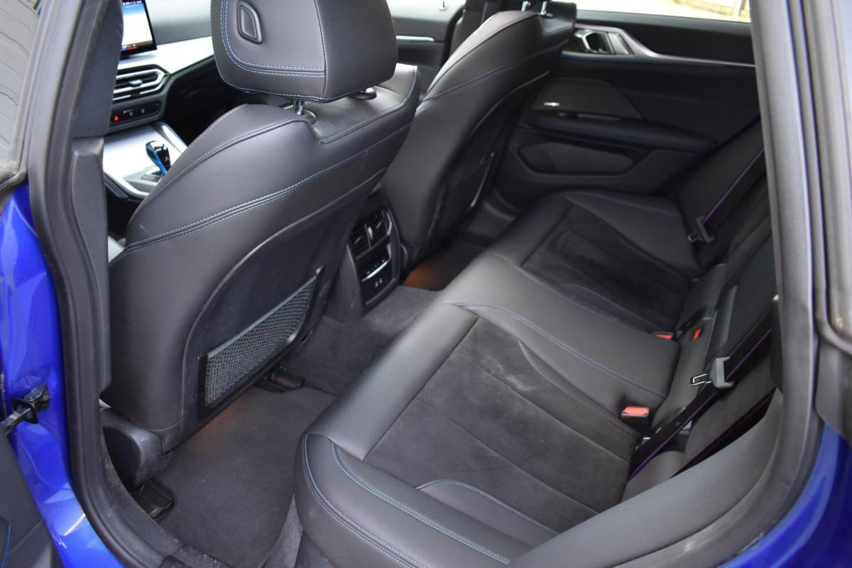 BMW i4 BMW i4 eDrive40 High Executive 84 kWh | M Pakket | Camera | Pano |