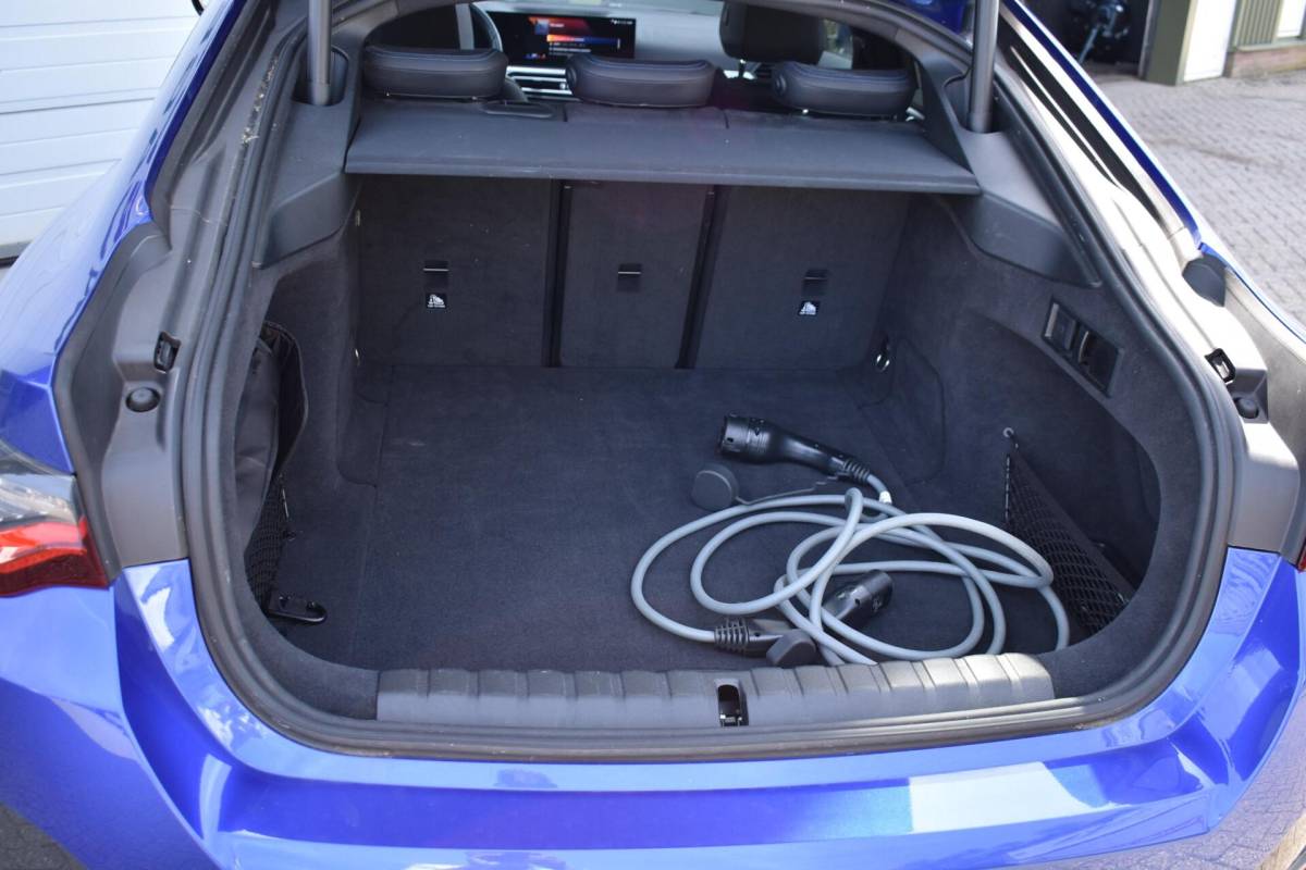 BMW i4 BMW i4 eDrive40 High Executive 84 kWh | M Pakket | Camera | Pano |
