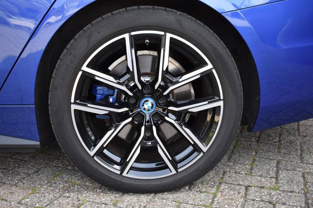 BMW i4 BMW i4 eDrive40 High Executive 84 kWh | M Pakket | Camera | Pano |
