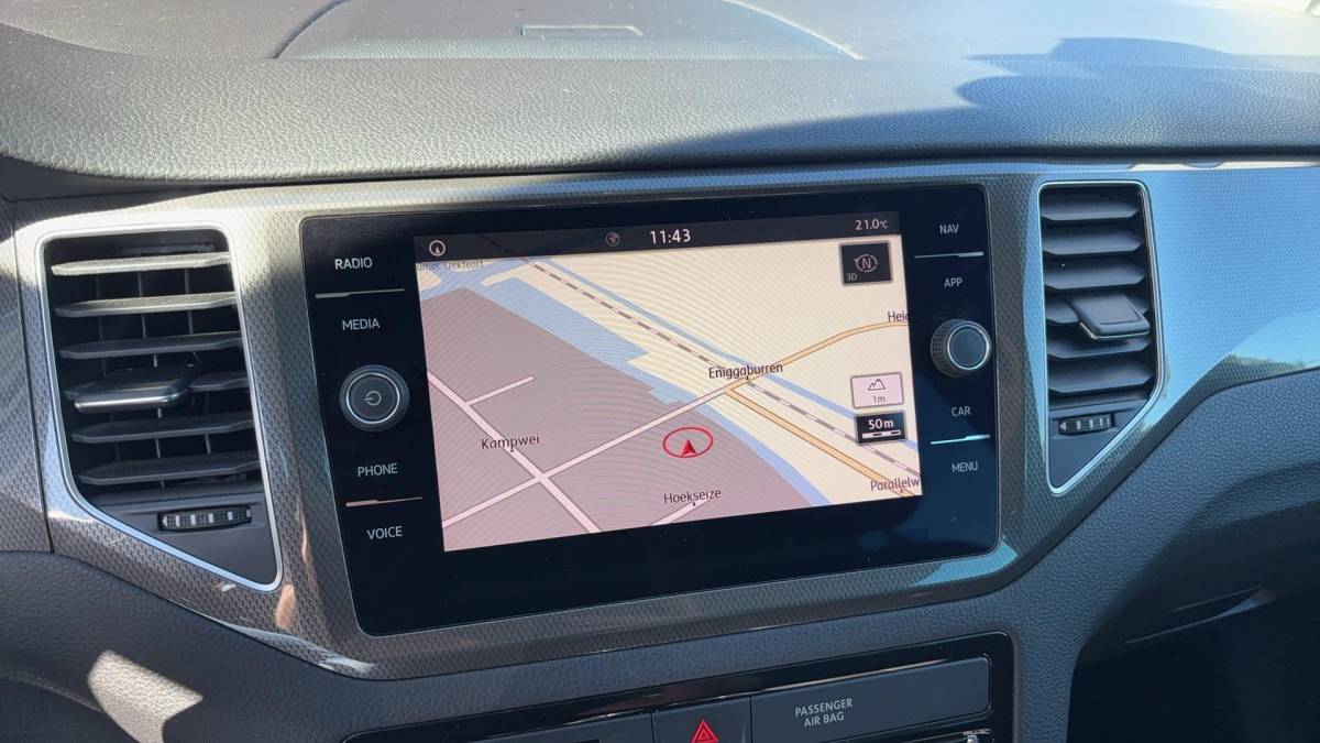 Volkswagen Golf Sportsvan Volkswagen Golf Sportsvan 1.0 TSI Join AUTOMAAT / NAVI / CARPLAY / STOELVERW / STUURVERW / CLIMA / PDC / BLUETOOTH / ACC / DEALER OH