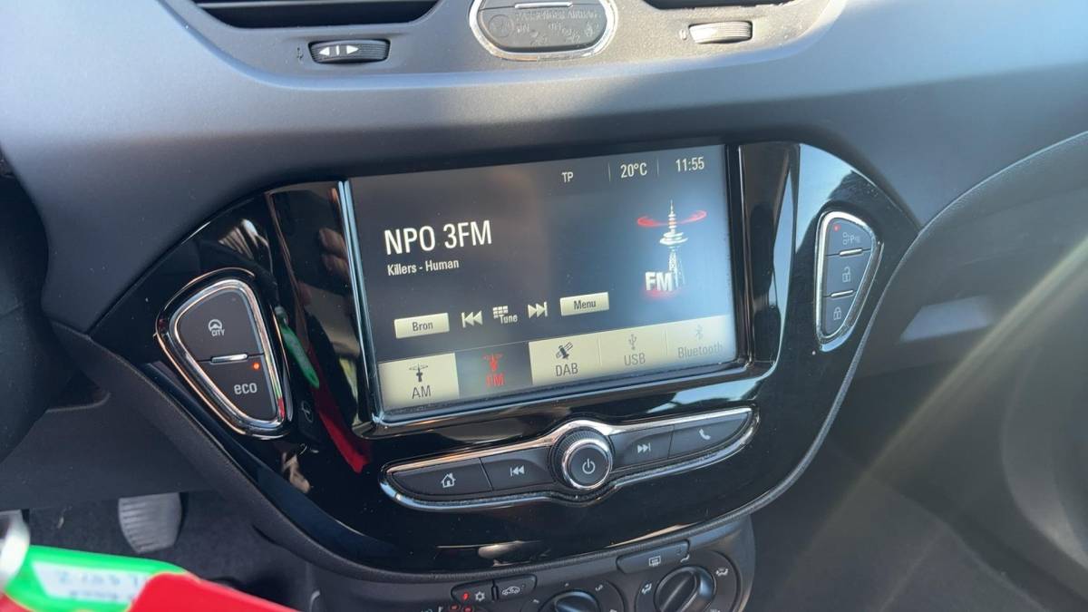 Opel Corsa Opel Corsa 1.4 Edition TREKHAAK / CARPLAY / CAMERA / PDC / BLUETOOTH / CRUISE / NL-AUTO