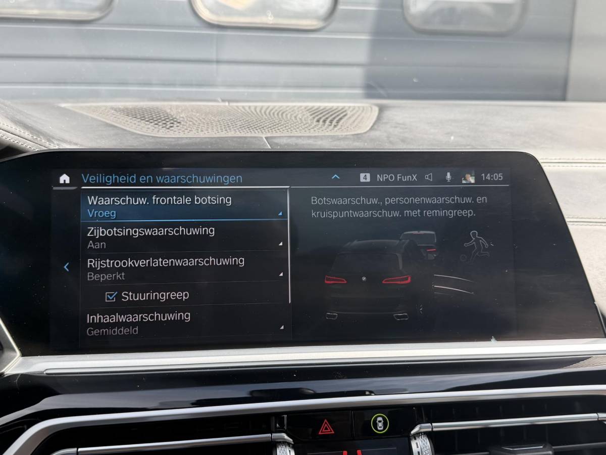 BMW X5 BMW X5 xDrive45e High Executive M-Sport | Panoramadak | 360* Camera | Luchtvering | Sky Lounge | Massage | Head-Up Display | Elektrische Trekhaak |