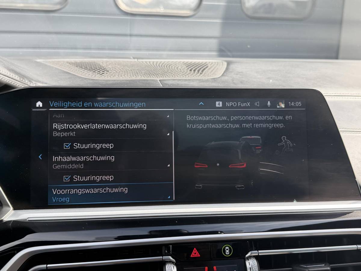 BMW X5 BMW X5 xDrive45e High Executive M-Sport | Panoramadak | 360* Camera | Luchtvering | Sky Lounge | Massage | Head-Up Display | Elektrische Trekhaak |