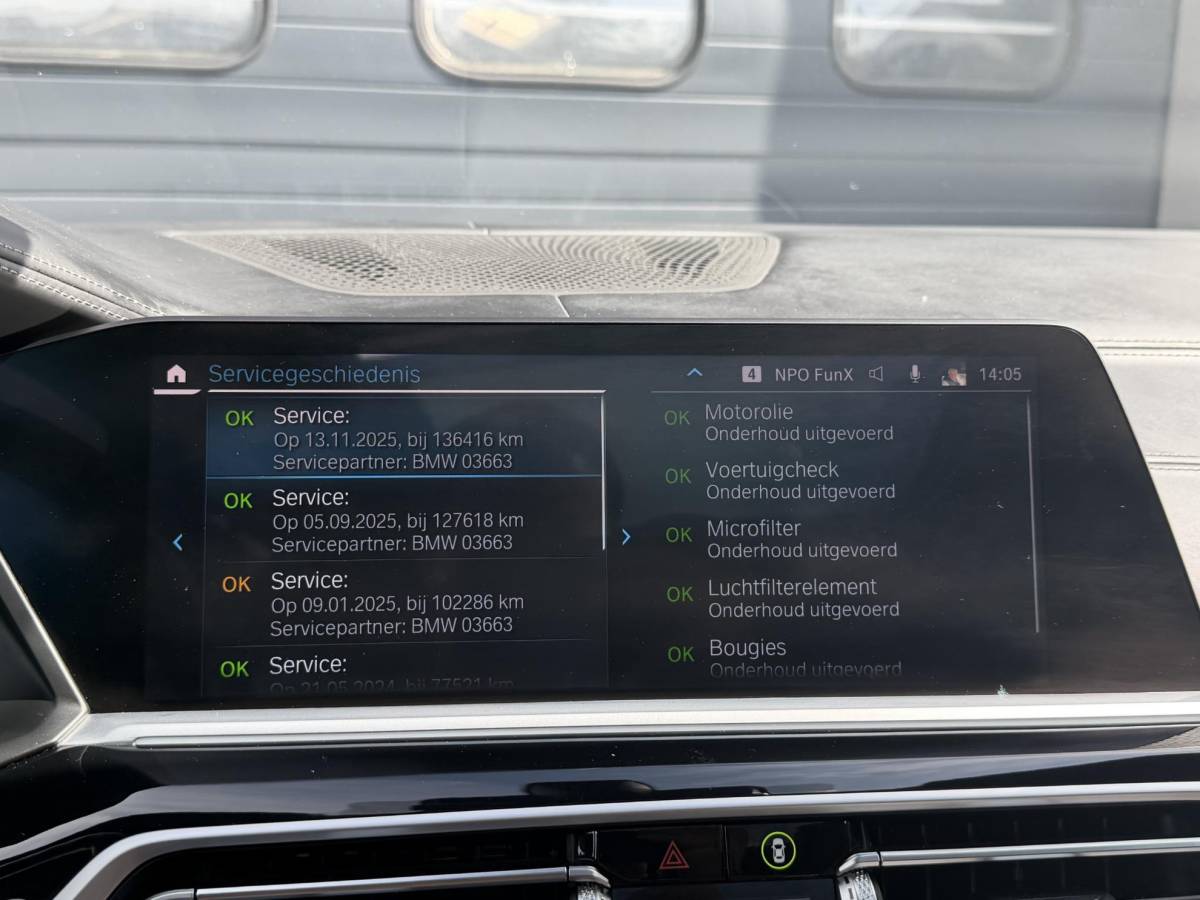 BMW X5 BMW X5 xDrive45e High Executive M-Sport | Panoramadak | 360* Camera | Luchtvering | Sky Lounge | Massage | Head-Up Display | Elektrische Trekhaak |