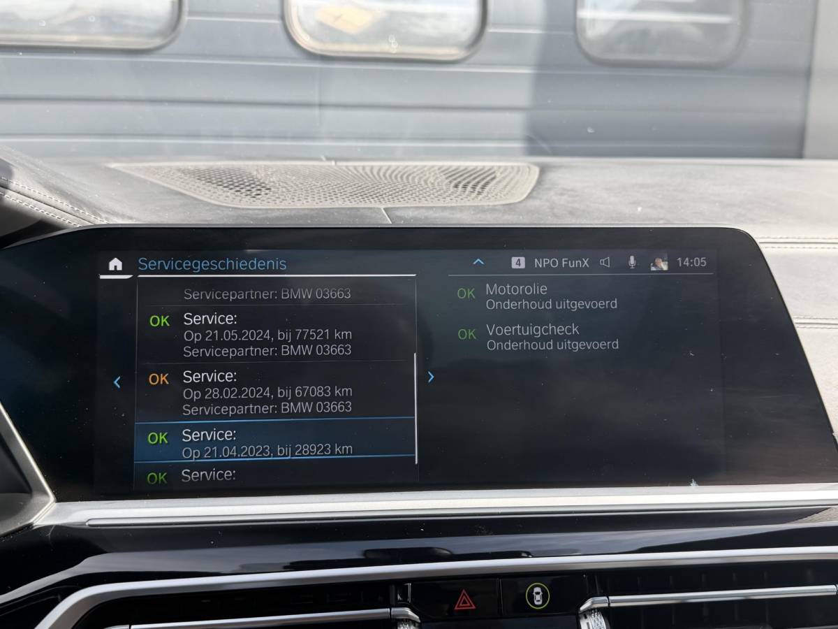 BMW X5 BMW X5 xDrive45e High Executive M-Sport | Panoramadak | 360* Camera | Luchtvering | Sky Lounge | Massage | Head-Up Display | Elektrische Trekhaak |