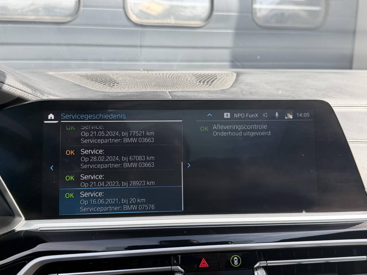 BMW X5 BMW X5 xDrive45e High Executive M-Sport | Panoramadak | 360* Camera | Luchtvering | Sky Lounge | Massage | Head-Up Display | Elektrische Trekhaak |