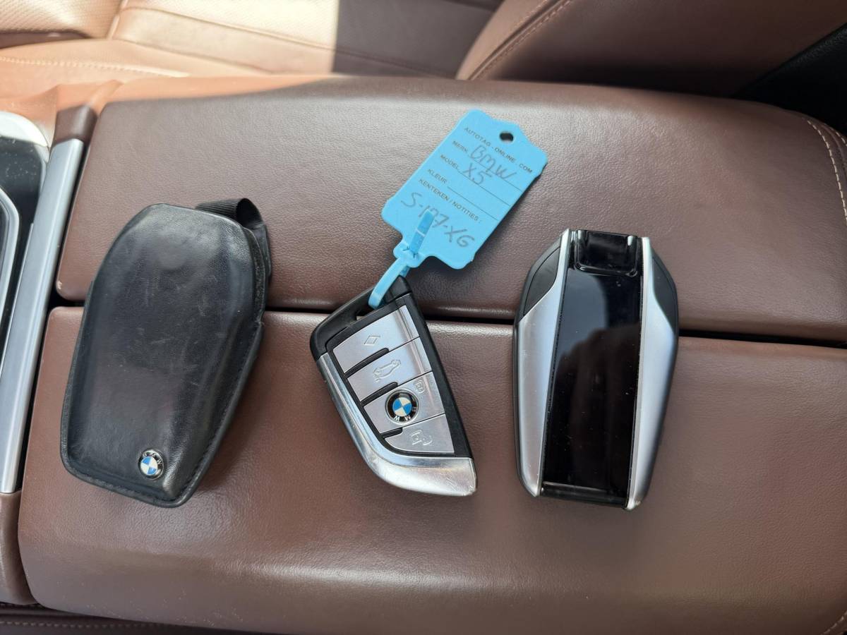 BMW X5 BMW X5 xDrive45e High Executive M-Sport | Panoramadak | 360* Camera | Luchtvering | Sky Lounge | Massage | Head-Up Display | Elektrische Trekhaak |